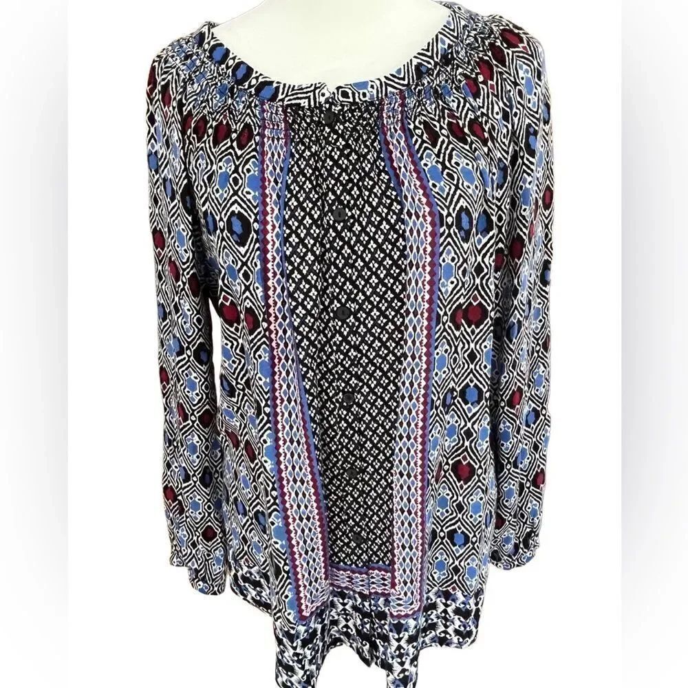 Chelsea & Theodore 100% rayon button front long sleeved patterned tunic, size S
